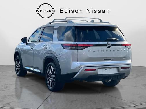 2024 Nissan Pathfinder Platinum 4WD