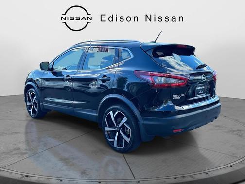 2022 Nissan Rogue Sport SL