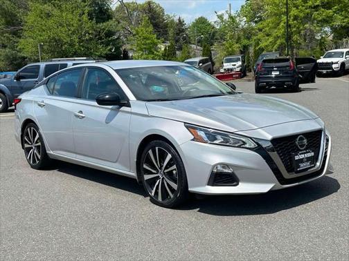 2022 Nissan Altima SR FWD
