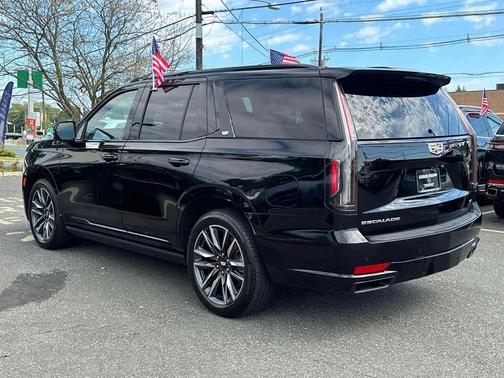 2023 Cadillac Escalade Sport