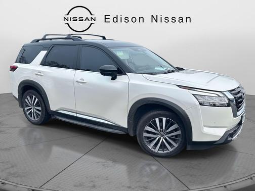 2022 Nissan Pathfinder Platinum 4WD