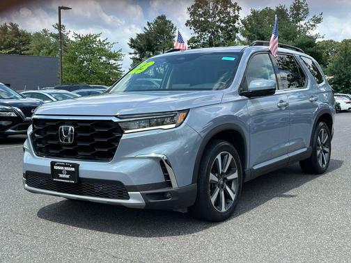 Obsidian Blue Pearl 2023 Honda Pilot Touring 8-Passenger