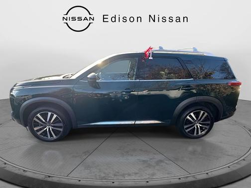 2023 Nissan Pathfinder Platinum 4WD