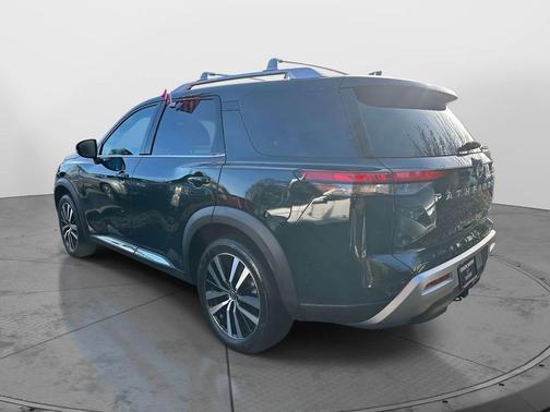 2023 Nissan Pathfinder Platinum 4WD