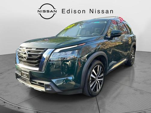 2023 Nissan Pathfinder Platinum 4WD