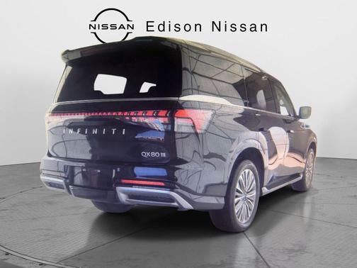 2025 INFINITI QX80 SENSORY AWD