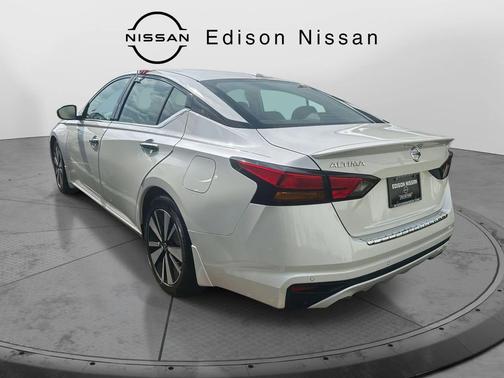 2022 Nissan Altima 2.5 SL