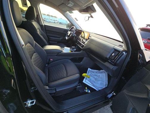 2024 Nissan Pathfinder SV 4WD