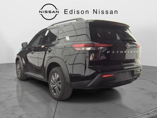 2024 Nissan Pathfinder SV 4WD