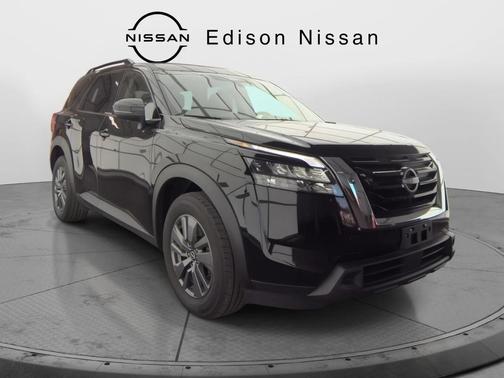 2024 Nissan Pathfinder SV 4WD
