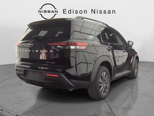 2024 Nissan Pathfinder SV 4WD