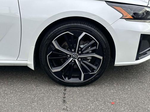 2023 Nissan Altima SR Intelligent AWD