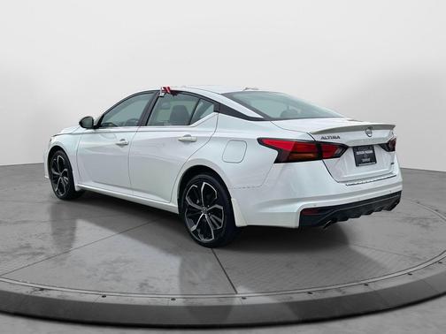 2023 Nissan Altima SR Intelligent AWD