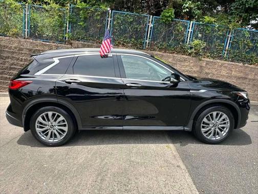 2023 INFINITI QX50 LUXE AWD