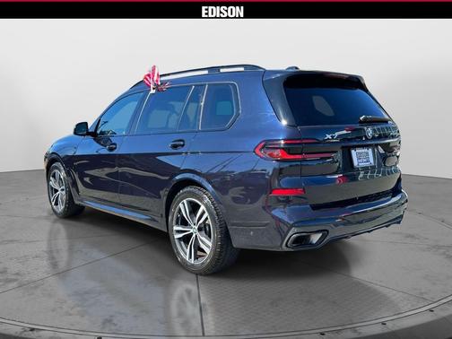 Carbon Black Metallic 2024 BMW X7 xDrive40i