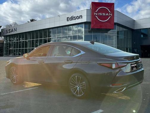2022 Lexus ES 350 Base