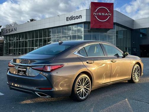 2022 Lexus ES 350 Base