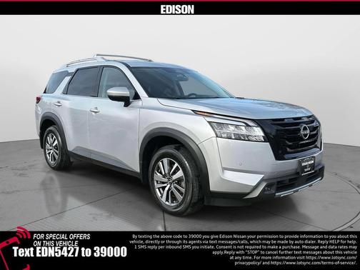 2023 Nissan Pathfinder SL 4WD