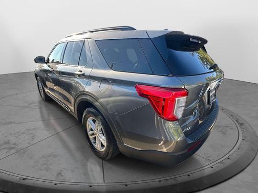 Carbonized Gray Metallic 2022 Ford Explorer XLT