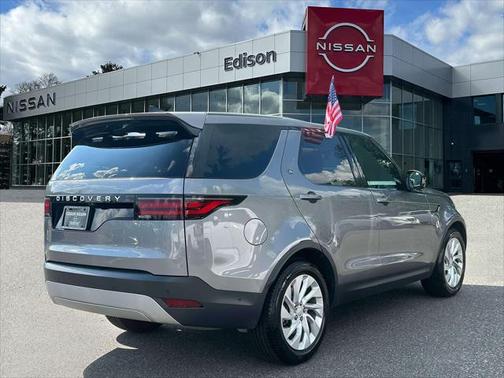 2024 Land Rover Discovery P300 S
