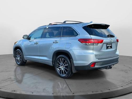 2018 Toyota Highlander SE