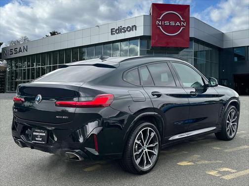 2022 BMW X4 xDrive30i