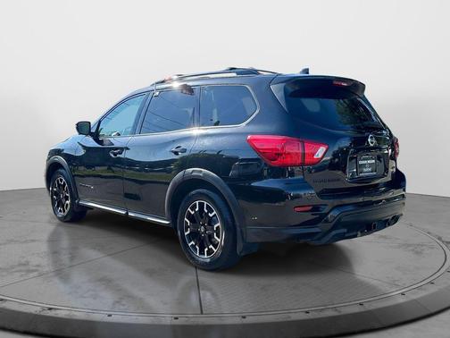 Magnetic Black Pearl 2019 Nissan Pathfinder SL