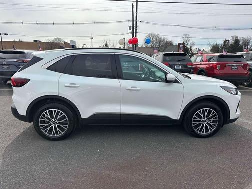 Star White Metallic Tri-Coat 2023 Ford Escape PHEV Base