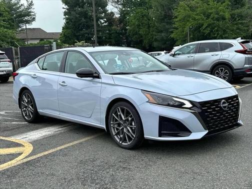 2024 Nissan Altima SR VC-Turbo FWD