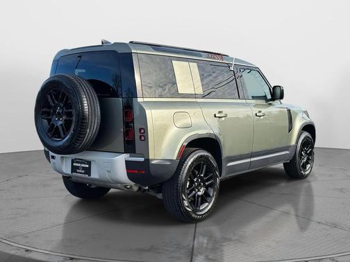 2025 Land Rover Defender 110 P300