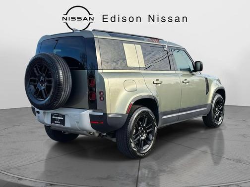 2025 Land Rover Defender 110 P300