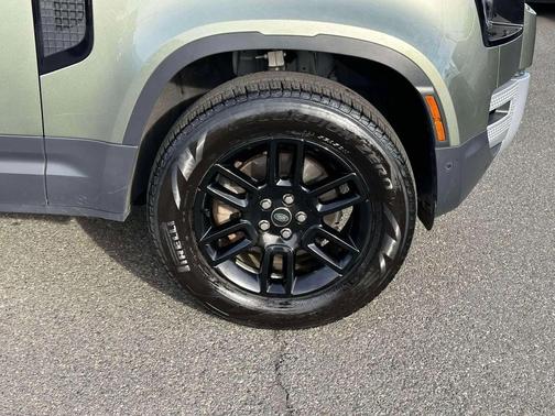 2025 Land Rover Defender 110 P300