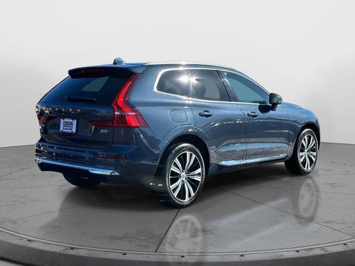 Denim Blue Metallic 2022 Volvo XC60 B5 Inscription