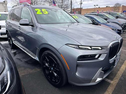 2025 BMW X7 xDrive40i