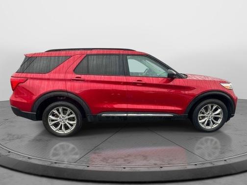 Rapid Red Metallic Tinted Clearcoat 2023 Ford Explorer XLT
