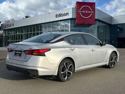 2023 Nissan Altima SR FWD