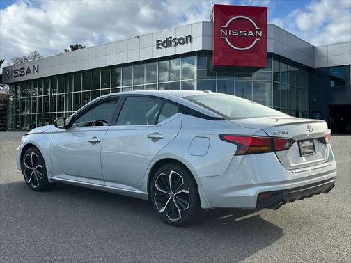 2023 Nissan Altima SR FWD