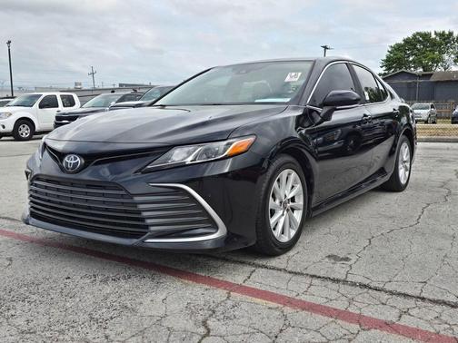 Midnight Black Metallic 2022 Toyota Camry LE