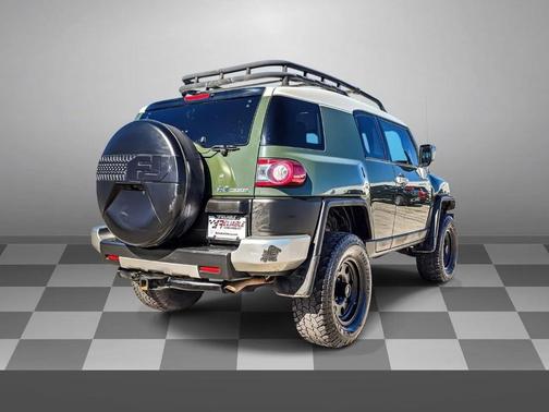 2013 Toyota FJ Cruiser Base