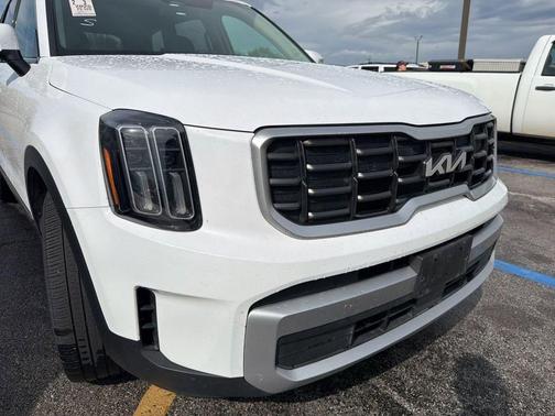 Glacial White Pearl 2025 Kia Telluride S