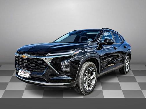Mosaic Black Metallic 2025 Chevrolet Trax LT