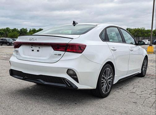Snow White Pearl 2024 Kia Forte GT-Line