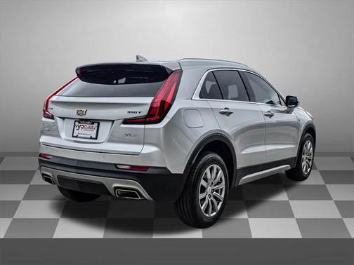 2022 Cadillac XT4 Premium Luxury