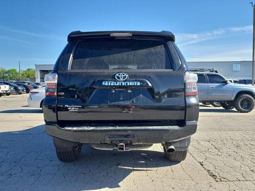 Midnight Black Metallic 2017 Toyota 4Runner SR5