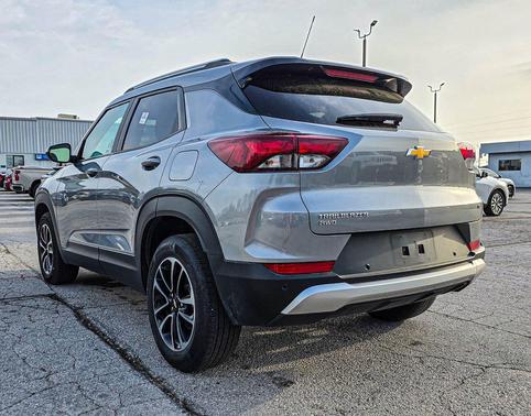 Sterling Gray Metallic 2025 Chevrolet Trailblazer LT