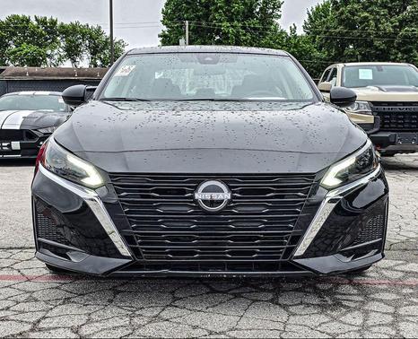 Super Black 2025 Nissan Altima SV FWD
