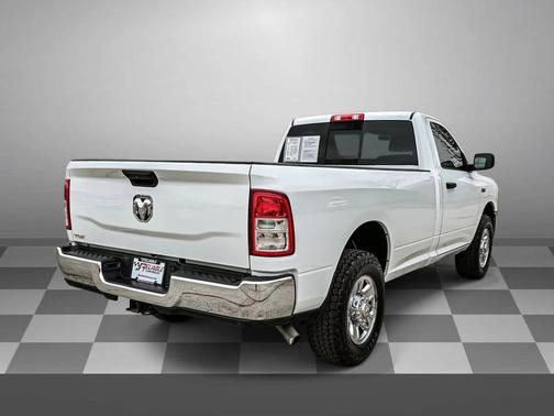 2022 RAM 2500 Tradesman Regular Cab 4x2 8' Box