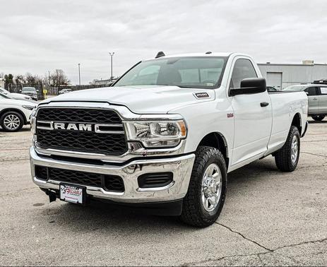 2022 RAM 2500 Tradesman Regular Cab 4x2 8' Box