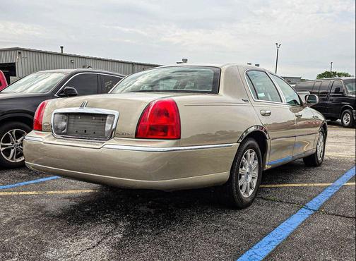 2006 Lincoln Town Car Signature