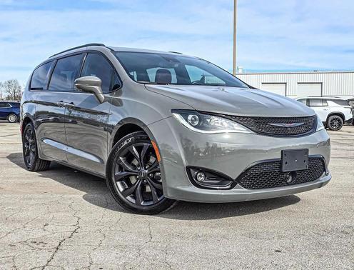 2020 Chrysler Pacifica Red S Edition